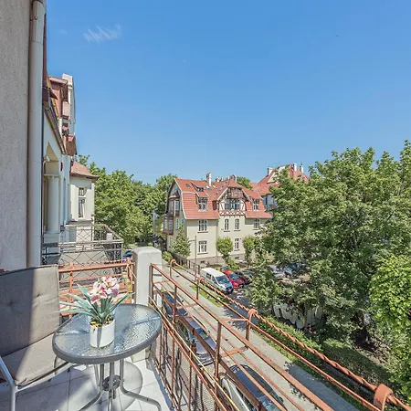 Parkowa Kamienica With Balcony Apartment