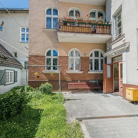 Parkowa Kamienica With Balcony شقة *